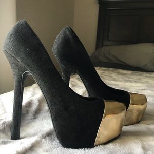 Black HIGH heel, gold toe